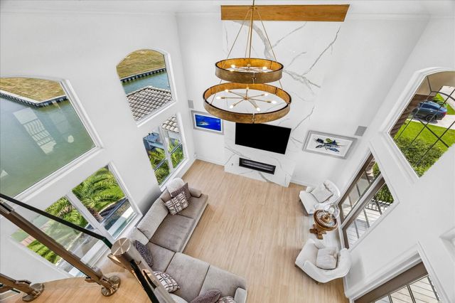9 Loggerhead, Hitchcock, TX 77563