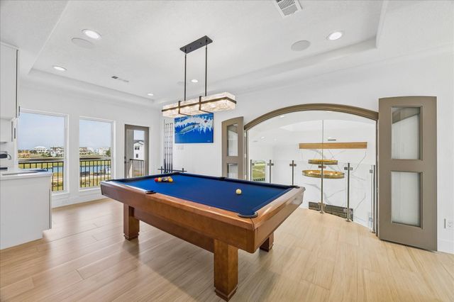 9 Loggerhead, Hitchcock, TX 77563