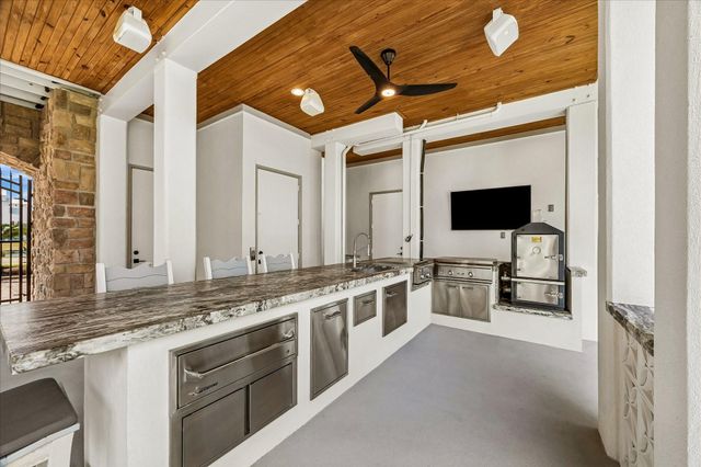 9 Loggerhead, Hitchcock, TX 77563