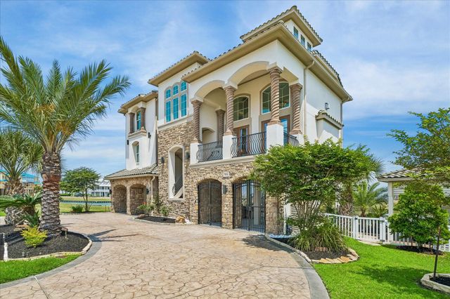 9 Loggerhead, Hitchcock, TX 77563