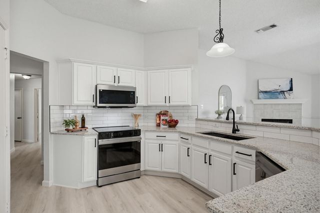 622 Coal Creek Drive, Mansfield, TX 76063