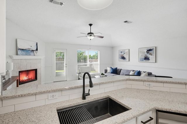 622 Coal Creek Drive, Mansfield, TX 76063