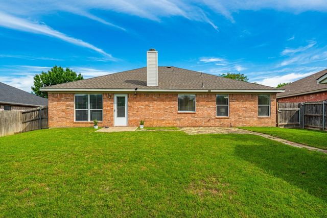 622 Coal Creek Drive, Mansfield, TX 76063