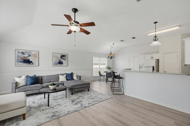 622 Coal Creek Drive, Mansfield, TX 76063