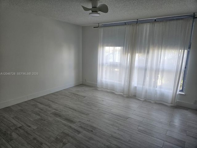3530 Mystic Pointe Dr 405, Aventura, FL 33180