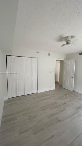 3530 Mystic Pointe Dr 405, Aventura, FL 33180