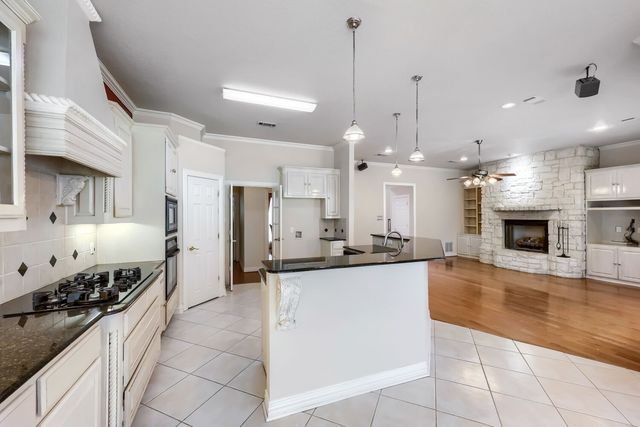 3601 Cliffwood Drive, Alvarado, TX 76009