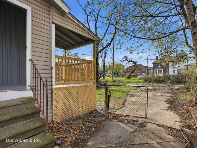 1956 Lothrop Street, Detroit, MI 48206
