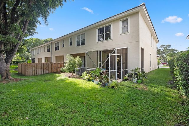 9037 Tremezzo Lane, Boynton Beach, FL 33472