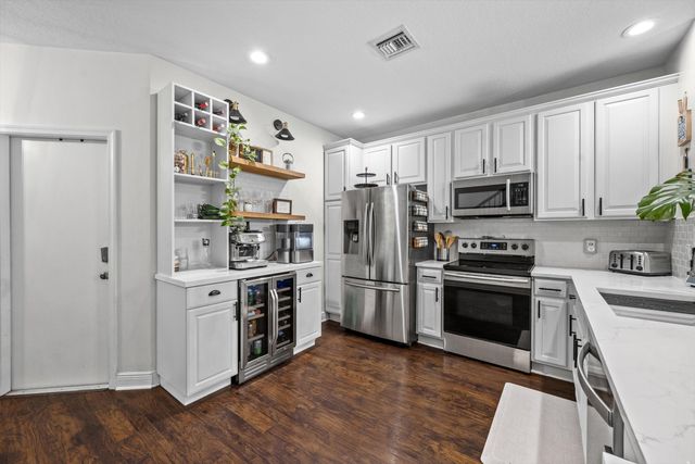 9037 Tremezzo Lane, Boynton Beach, FL 33472