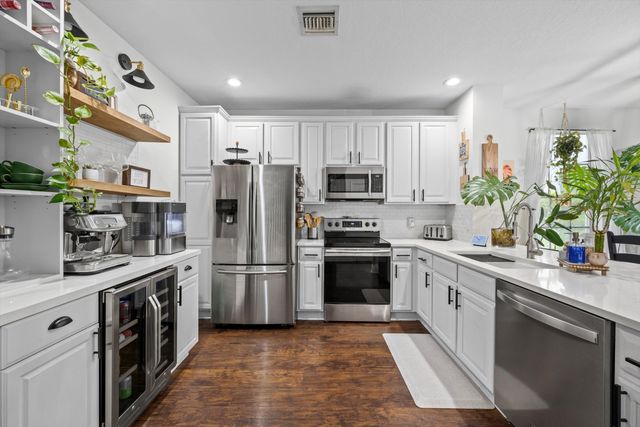 9037 Tremezzo Lane, Boynton Beach, FL 33472