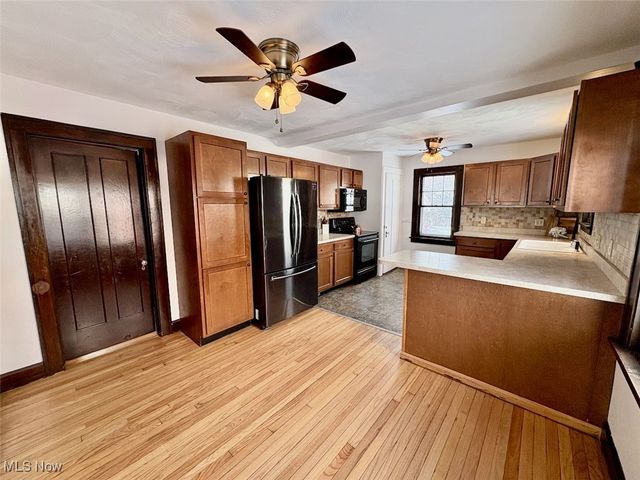 910 S Broadway, Geneva, OH 44041