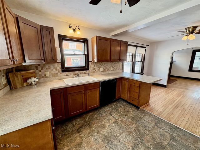 910 S Broadway, Geneva, OH 44041