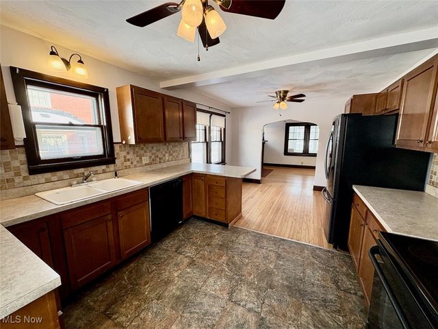 910 S Broadway, Geneva, OH 44041