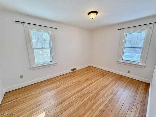 910 S Broadway, Geneva, OH 44041