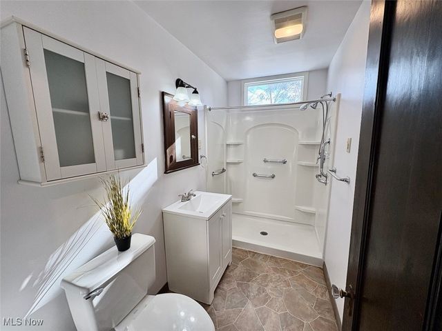 910 S Broadway, Geneva, OH 44041