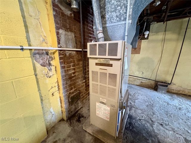 910 S Broadway, Geneva, OH 44041