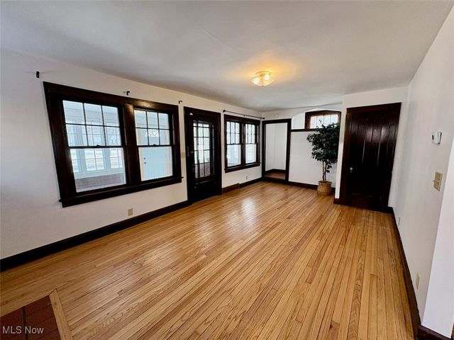 910 S Broadway, Geneva, OH 44041