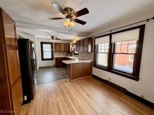 910 S Broadway, Geneva, OH 44041