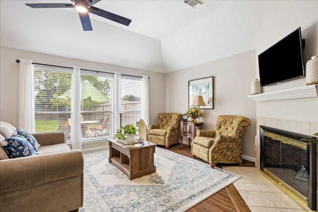 202 Meadowhill Lane, League City, TX 77539