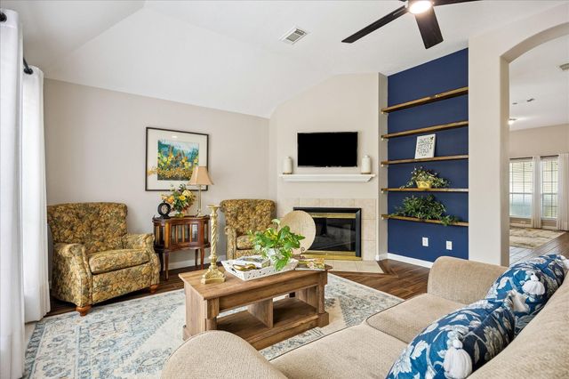 202 Meadowhill Lane, League City, TX 77539