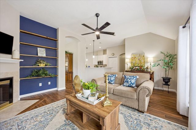 202 Meadowhill Lane, League City, TX 77539