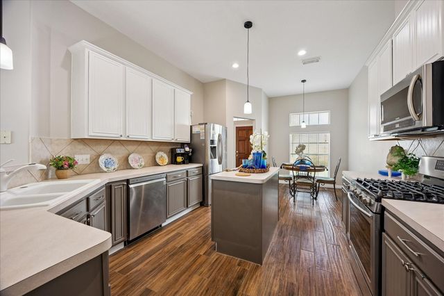 202 Meadowhill Lane, League City, TX 77539