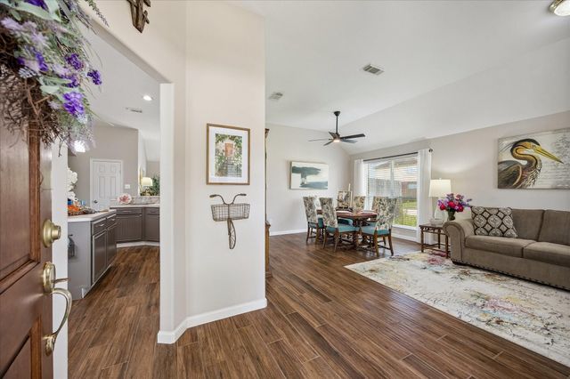 202 Meadowhill Lane, League City, TX 77539