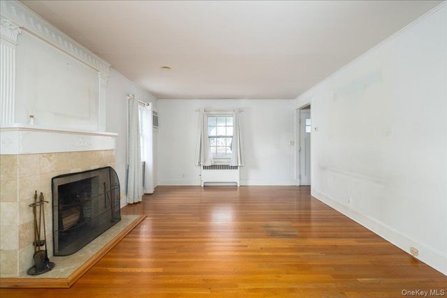 3937 John Lane, Seaford, NY 11783