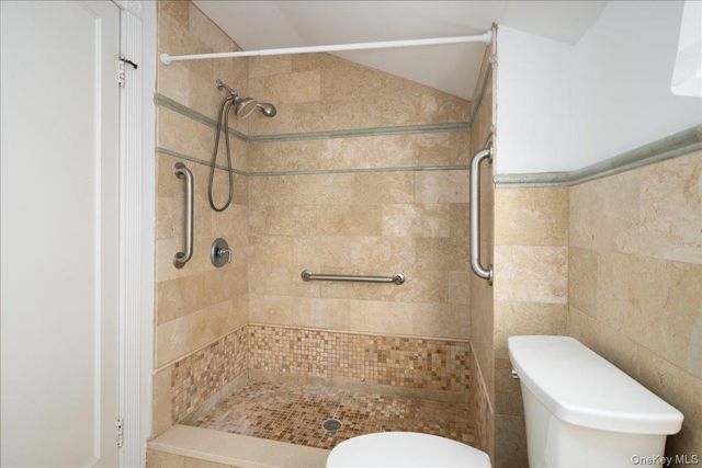 3937 John Lane, Seaford, NY 11783