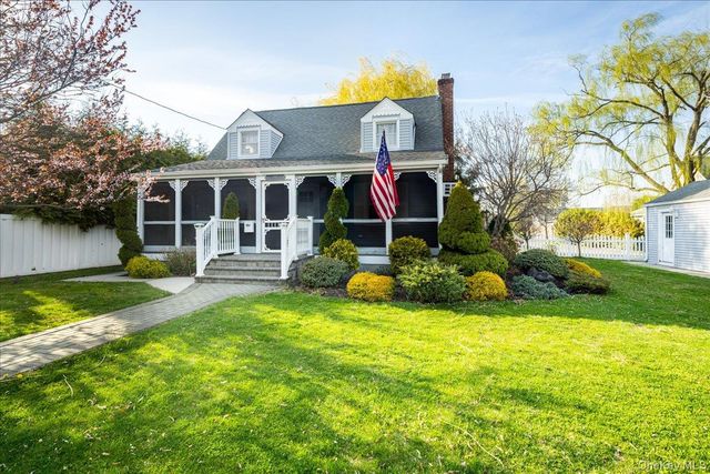 3937 John Lane, Seaford, NY 11783