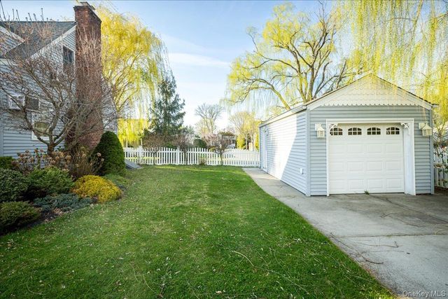 3937 John Lane, Seaford, NY 11783