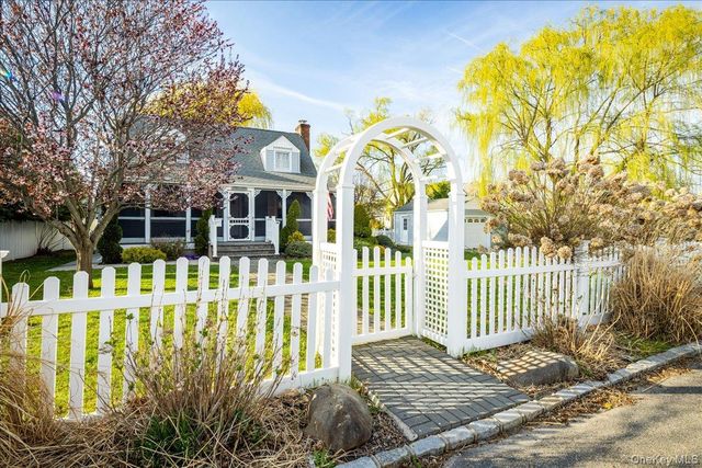 3937 John Lane, Seaford, NY 11783