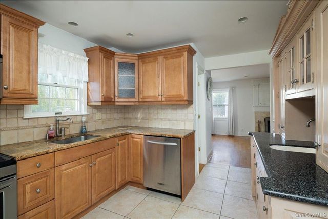 3937 John Lane, Seaford, NY 11783