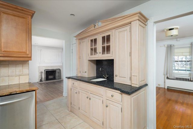 3937 John Lane, Seaford, NY 11783