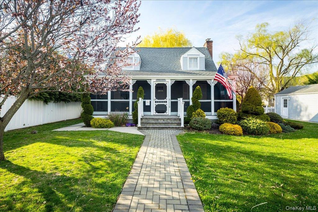 3937 John Lane, Seaford, NY 11783