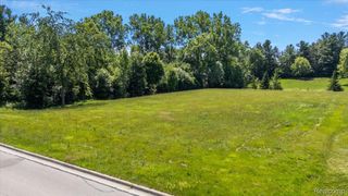 45547 W 9 Mile Road, Novi, MI 48374