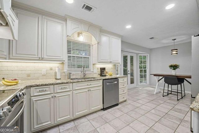 3894 Dollar Circle, Suwanee, GA 30024