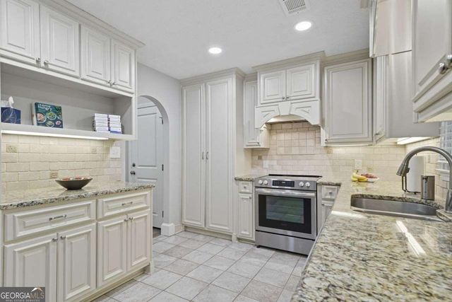 3894 Dollar Circle, Suwanee, GA 30024