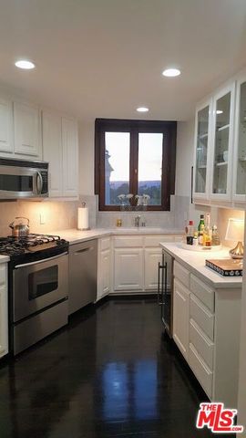 316 N Rossmore Avenue PH 607, Los Angeles, CA 90004