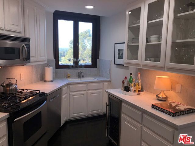 316 N Rossmore Avenue PH 607, Los Angeles, CA 90004