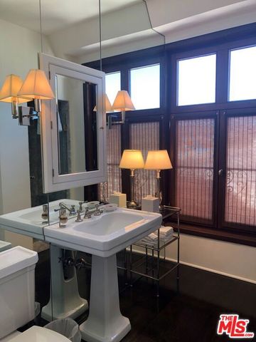 316 N Rossmore Avenue PH 607, Los Angeles, CA 90004