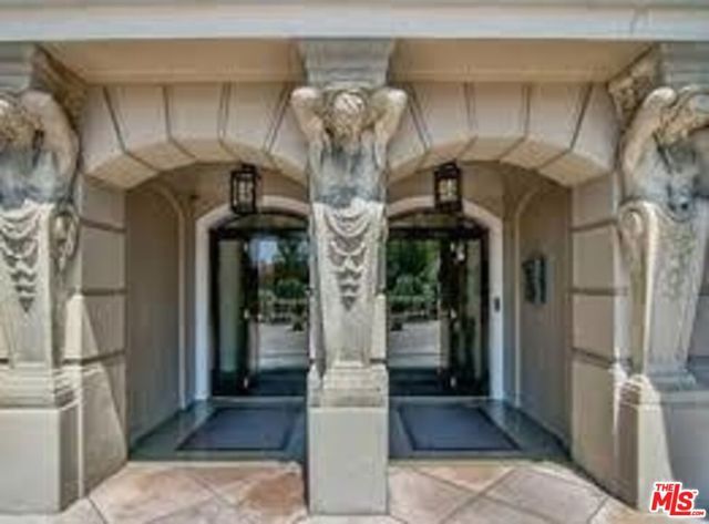 316 N Rossmore Avenue PH 607, Los Angeles, CA 90004