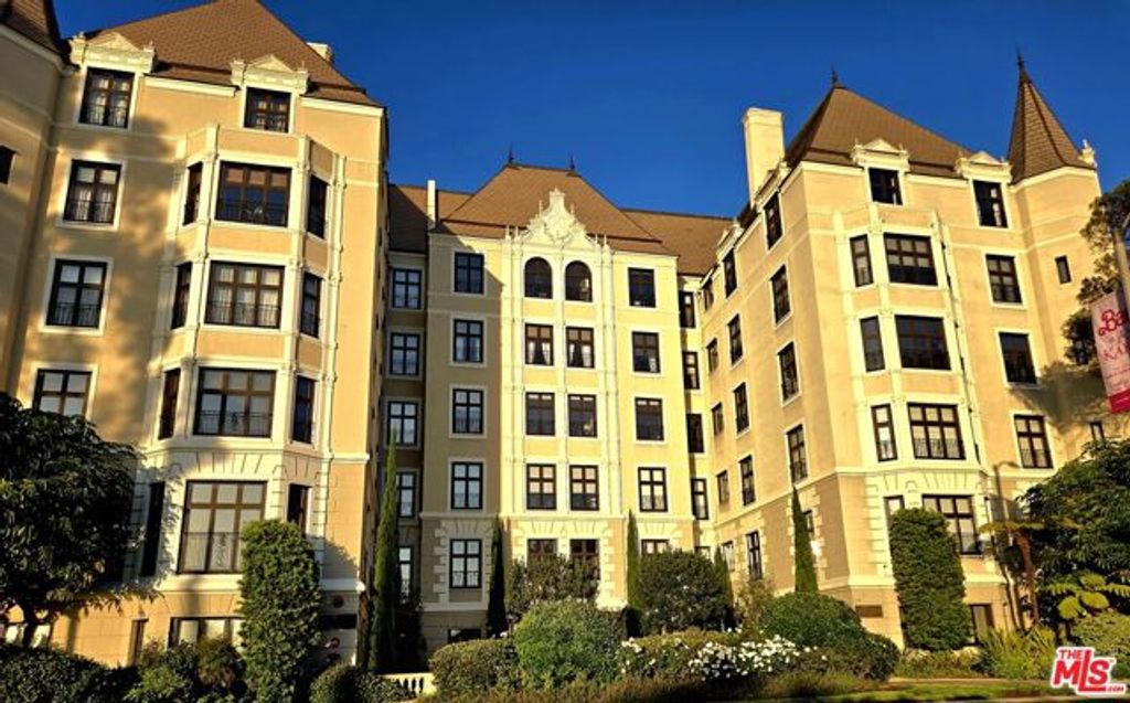 316 N Rossmore Avenue PH 607, Los Angeles, CA 90004