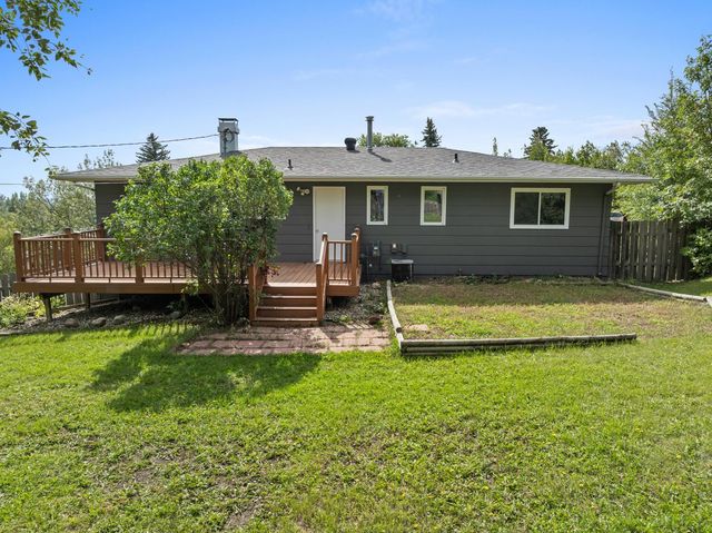 117 13th Ave NE, Minot, ND 58703