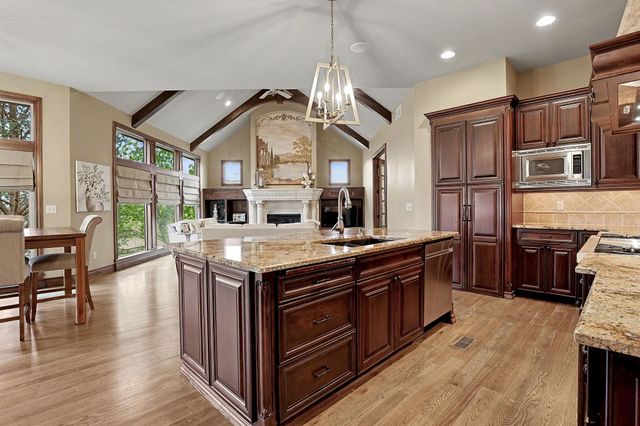 2525 N Loch Lomond Ct, Wichita, KS 67228
