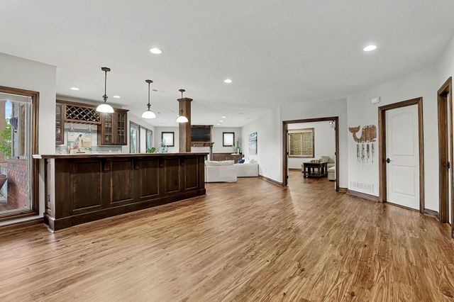 2525 N Loch Lomond Ct, Wichita, KS 67228