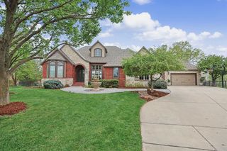2525 N Loch Lomond Ct, Wichita, KS 67228