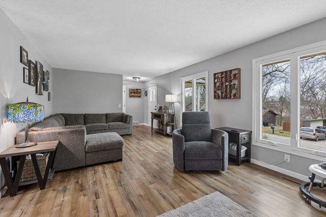 217 TIMBER Drive, Council Bluffs, IA 51503