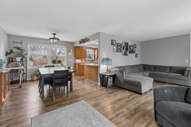 217 TIMBER Drive, Council Bluffs, IA 51503